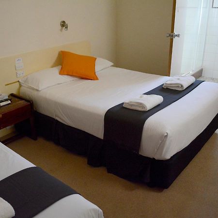 Shamrock Hotel Motel Temora ภายนอก รูปภาพ