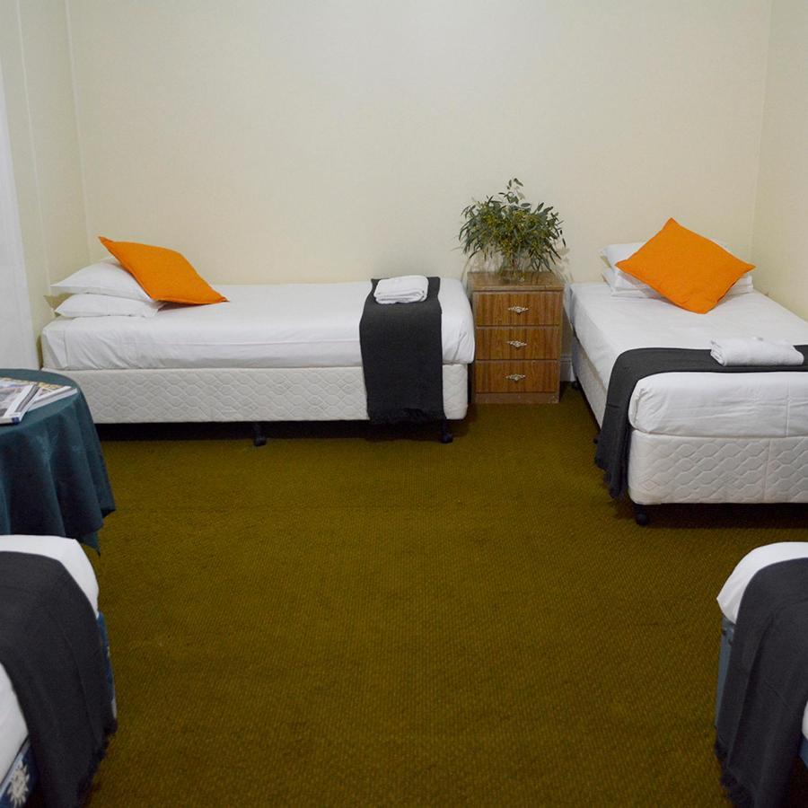 Shamrock Hotel Motel Temora ภายนอก รูปภาพ